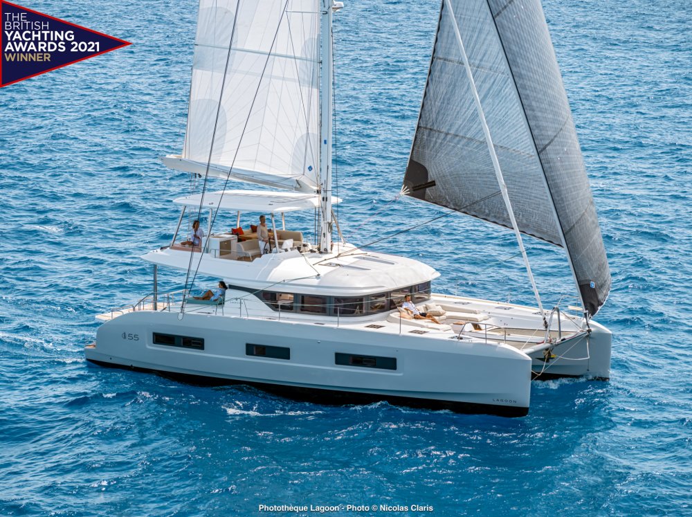 Lagoon 55 wins Multihull of the Year 2021