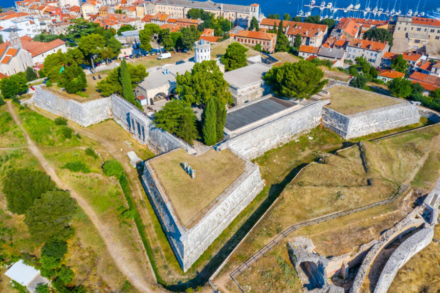 Pula-Fortress-Kastel