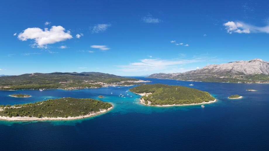 Island hopping in South Dalmatia