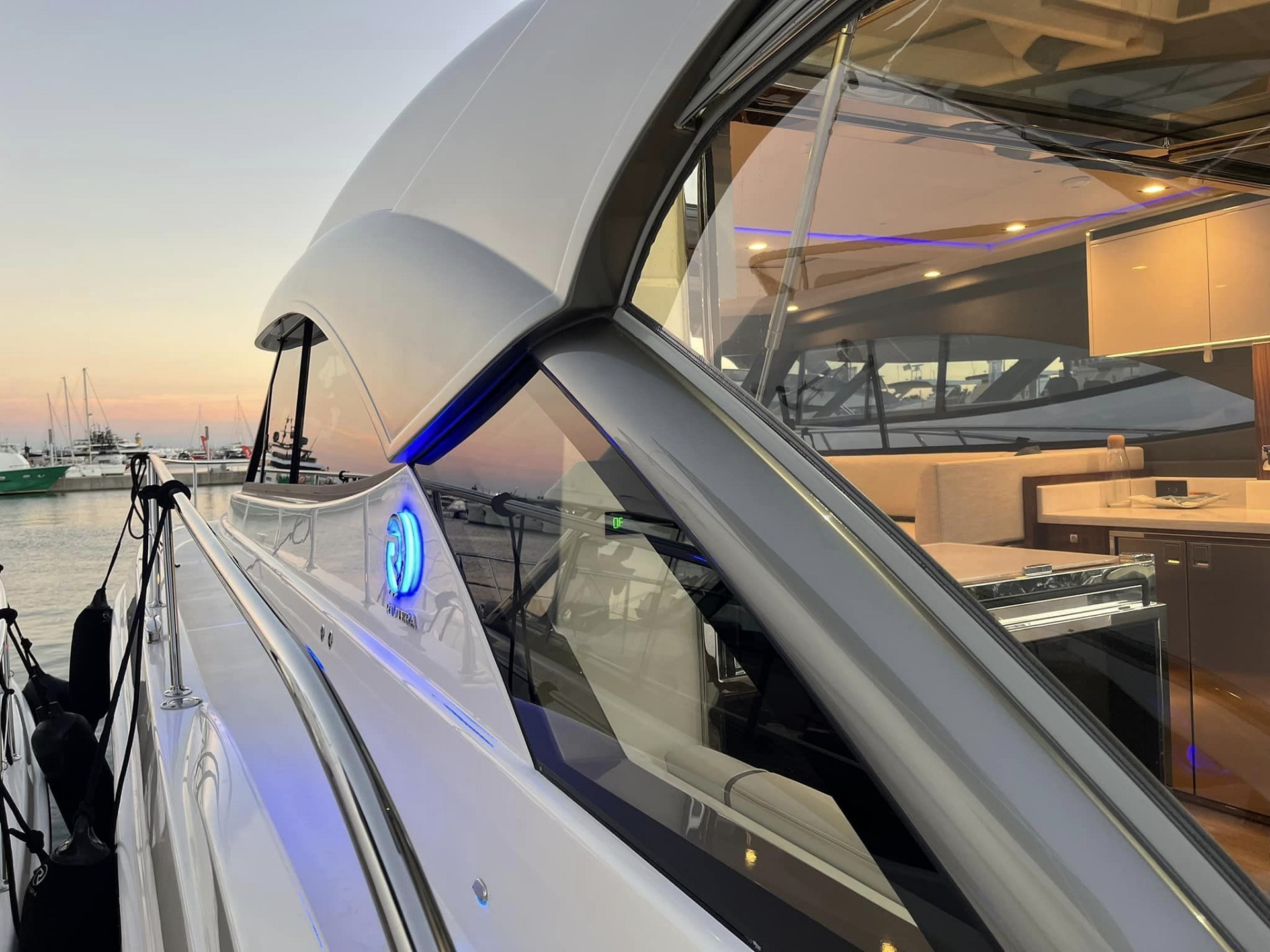 Riviera-Yacht-at-Cannes-Yachting-Festival-view-into-the-sunset