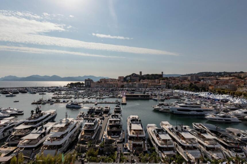 cannes-yachting-festival-panoramic-photo