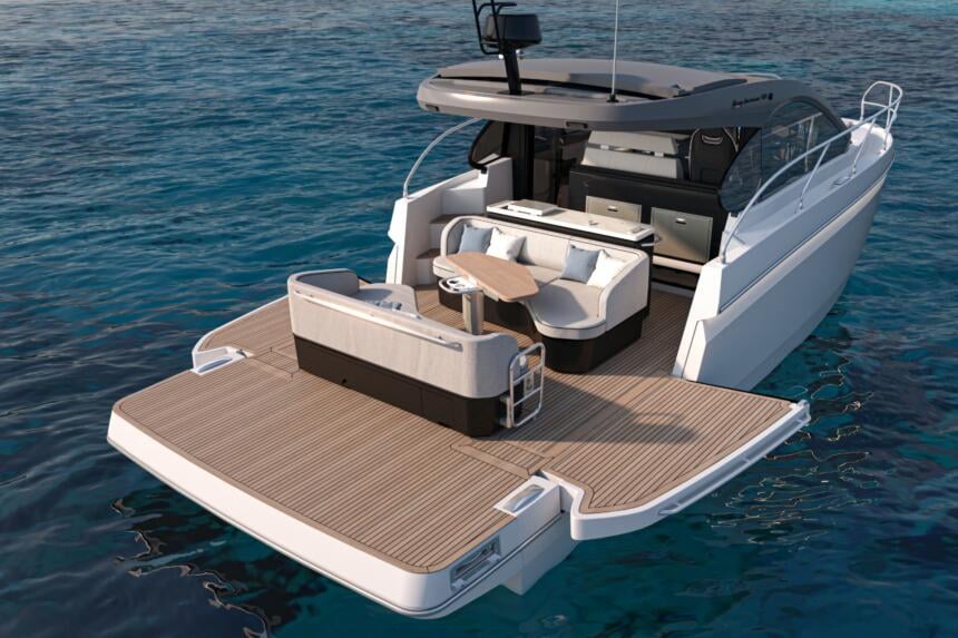 gran-turismo-40-inboard-open-side-terraces-view-from-stern