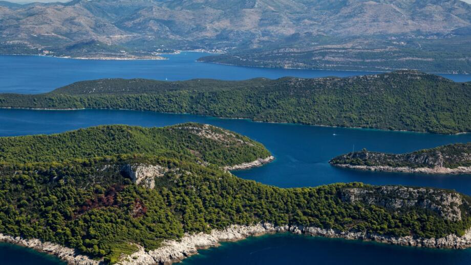 Sailing Guide of the Elaphite Islands