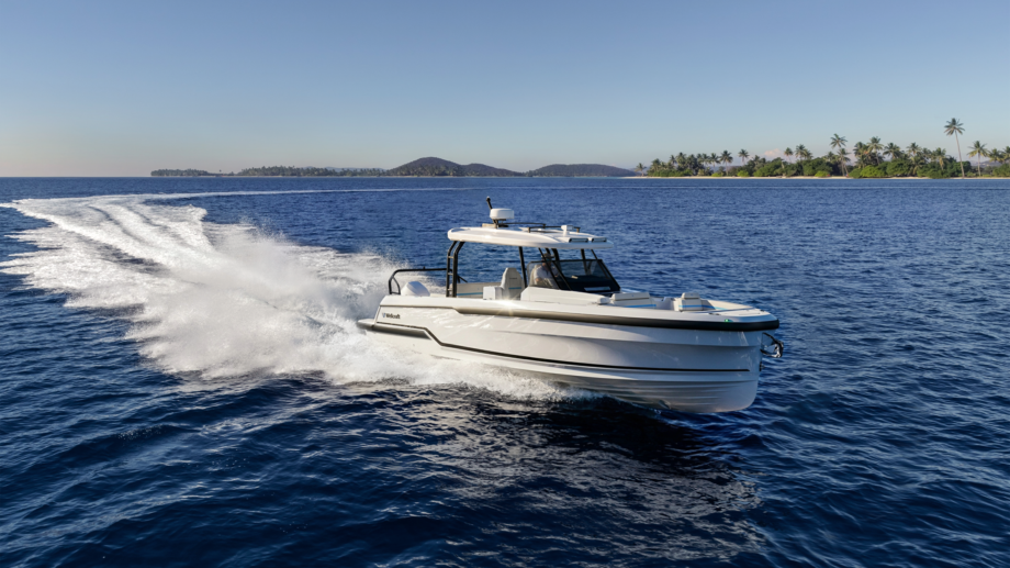 Meet the New Wellcraft 33 Series: 33 T-Top and 33 Speedster