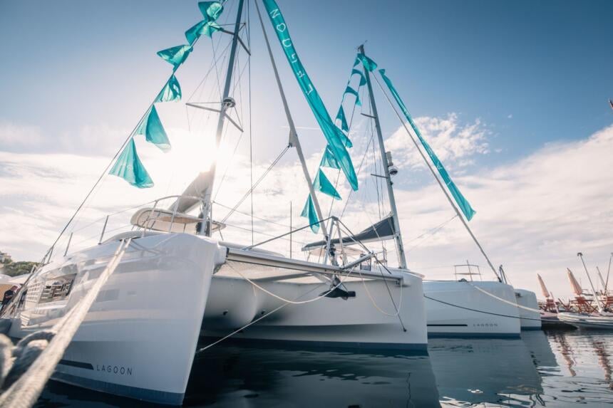 cannes-yachting-festival-lagoon-display